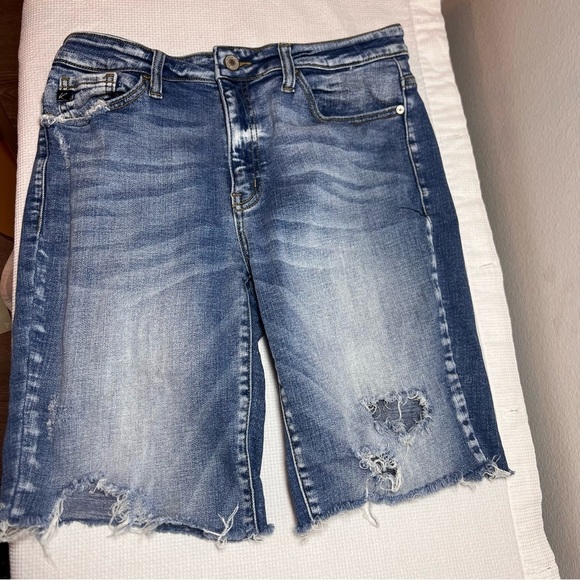 KanCan KC8347M Women’s Medium Wash Distressed Size 13 / 33 Jean Shorts J…​​ - Picture 1 of 8